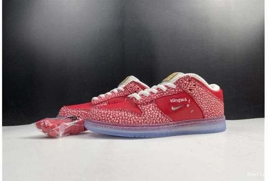 Magic Stingwater Nike Low Dunk DH7650-600 - SB Mushroom 1026
